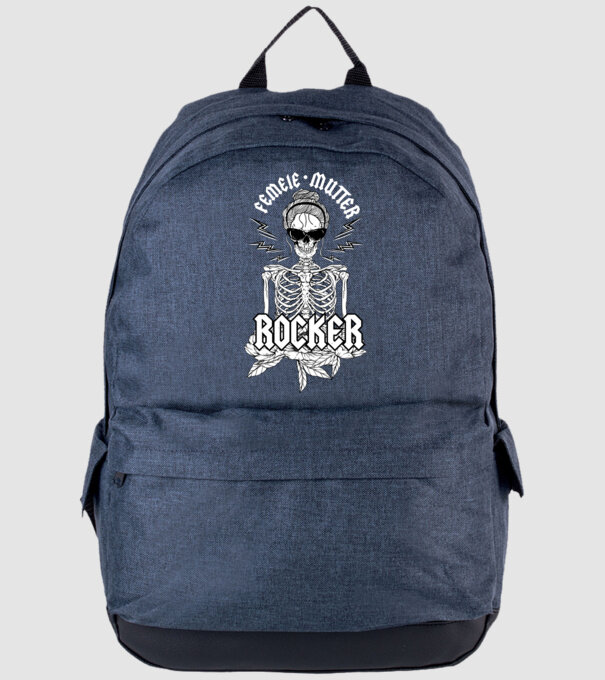 femeie - mutter - rocker model albastru jeanși pe tricou