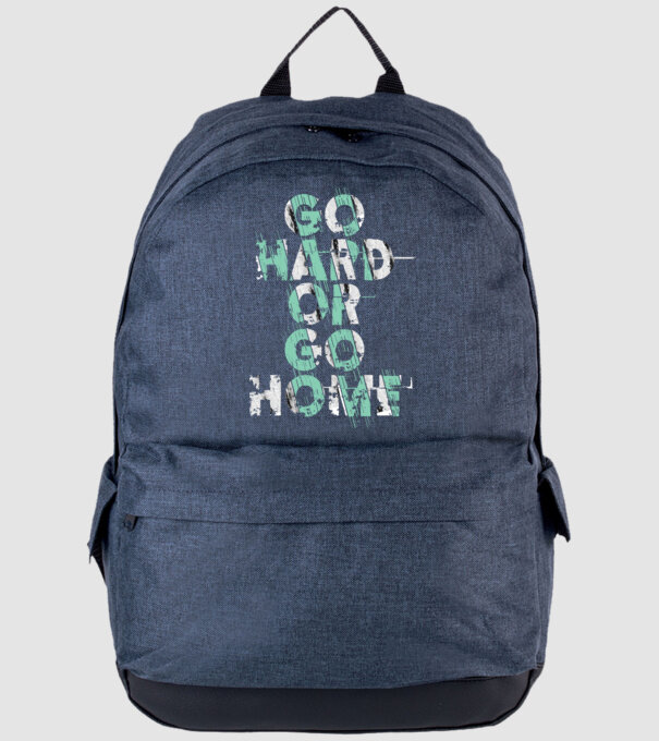 Go Hard or Go Home model albastru jeanși pe tricou