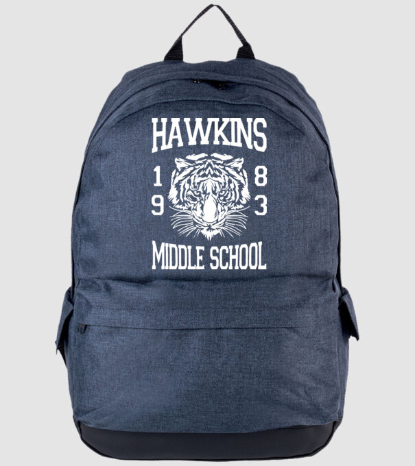 hawkins middle school 83 white model albastru jeanși pe tricou