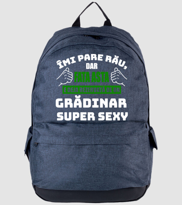 Îmi pare rău, dar fata asta e deja rezervată de un grădinar super sexy model albastru jeanși pe tricou