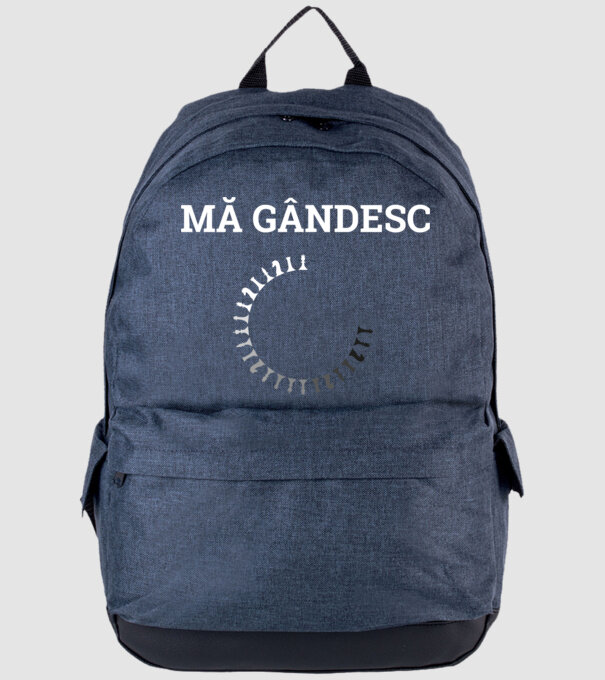 Mă gândesc model albastru jeanși pe tricou