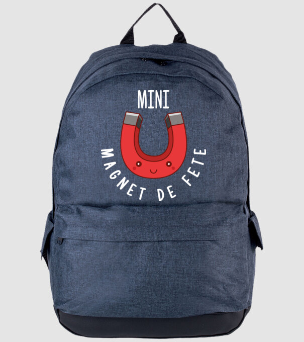 Mini magnet de fete model albastru jeanși pe tricou