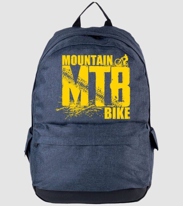 MTB model albastru jeanși pe tricou