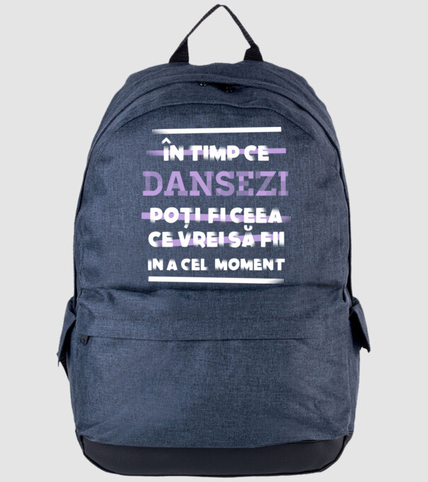 în timp ce dansezi poți fi ceea ce vrei să fii - în acel moment model albastru jeanși pe tricou