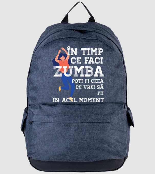 în timp ce faci zumba poți fi ceea ce vrei să fii - în acel moment model albastru jeanși pe tricou