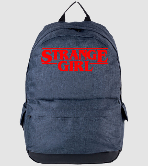strange girl model albastru jeanși pe tricou