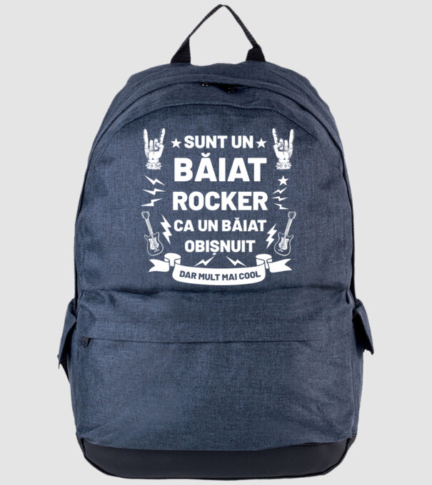 Sunt un băiat rocker, ca un băiat obișnuit, dar mult mai cool model albastru jeanși pe tricou
