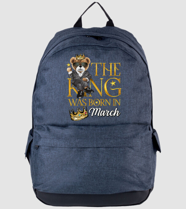 The king was born int MARCH model albastru jeanși pe tricou