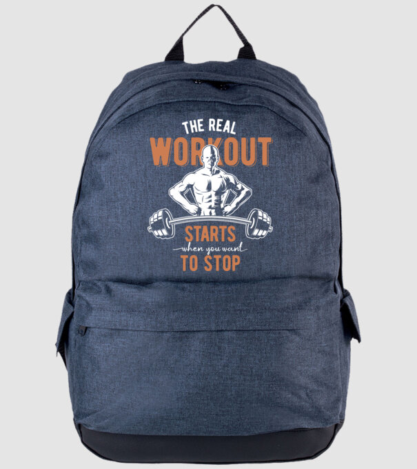 The Real Workout model albastru jeanși pe tricou
