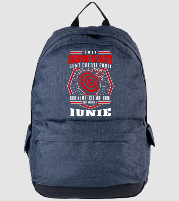 Toți jucătorii de darts sunt creați egali, dar numai cei mai buni sunt născuți în iunie. model albastru jeanși pe tricou