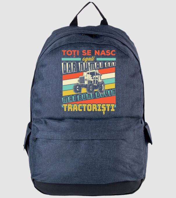 Toți se nasc egali, dar numai cei mai buni devin tractoriști model albastru jeanși pe tricou