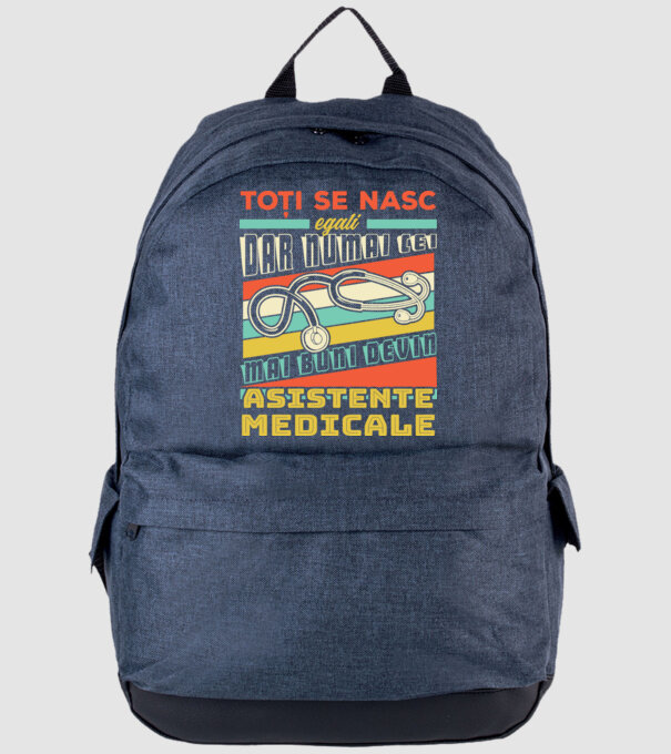Toți se nasc egali, dar numai cei mai buni devin asistente medicale model albastru jeanși pe tricou