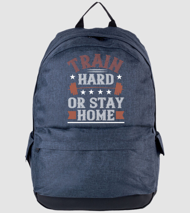 Train Hard model albastru jeanși pe tricou