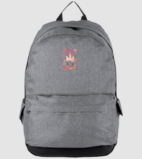A queen was born in MÁRCIUS model gri pe tricou