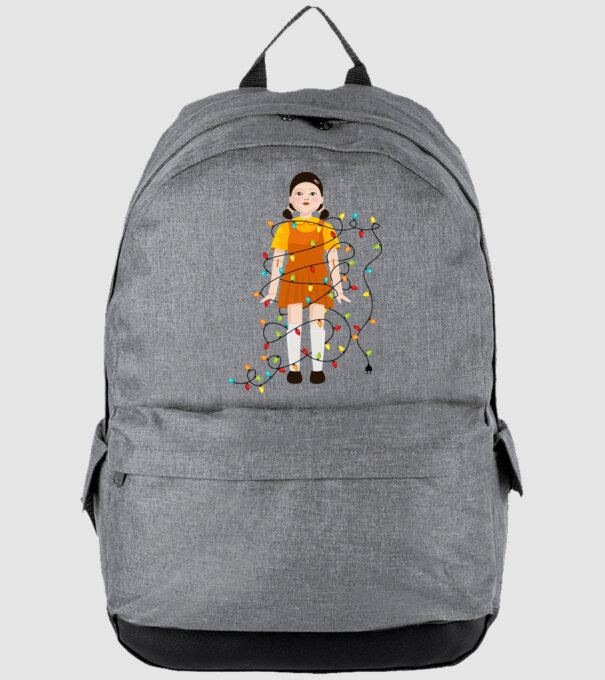 doll squid game model gri pe tricou