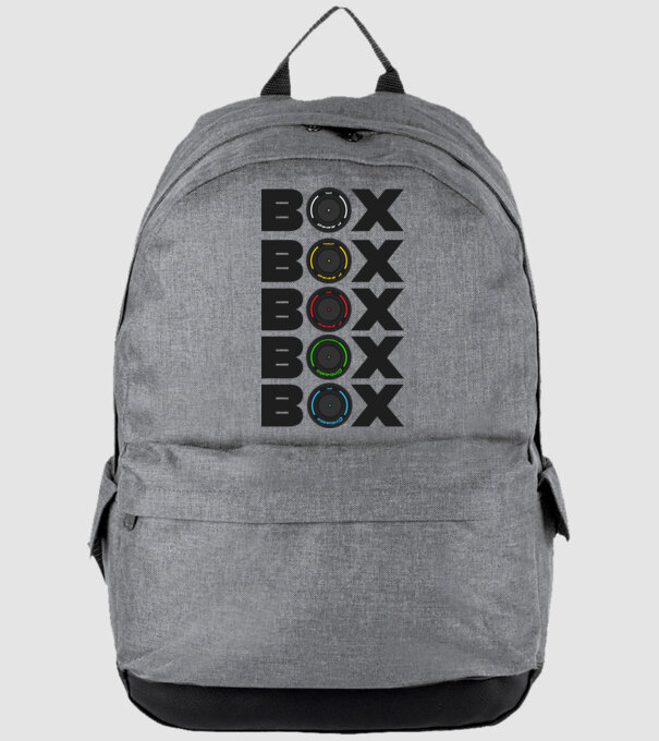 Forma1 box model gri pe tricou
