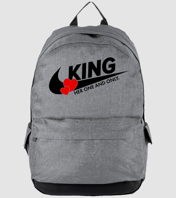 King model gri pe tricou