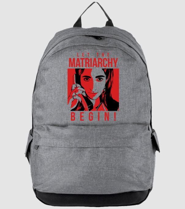 let the matriarchy begin model gri pe tricou