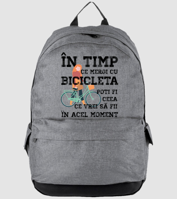 în timp ce mergi cu bicicleta poți fi ceea ce vrei să fii - în acel moment model gri pe tricou