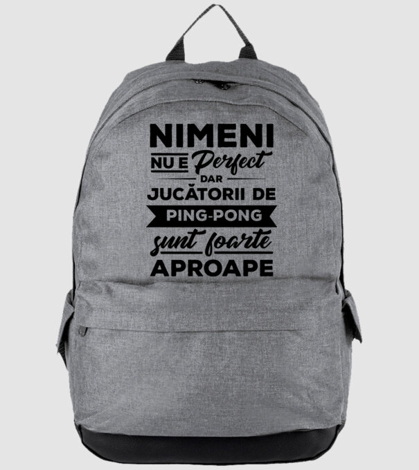nimeni nu e perfect, dar jucătorii de ping-pong sunt foarte aproape model gri pe tricou