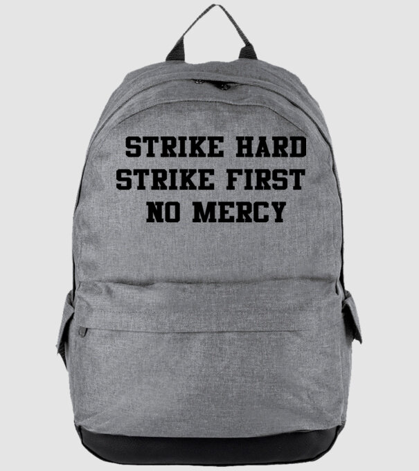 Strike hard strike first quote model gri pe tricou