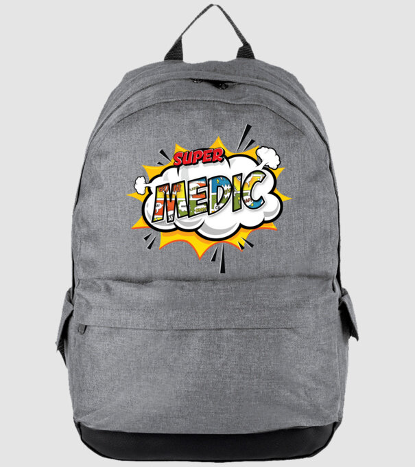 Super Medic model gri pe tricou