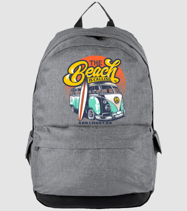 The Beach is Calling model gri pe tricou