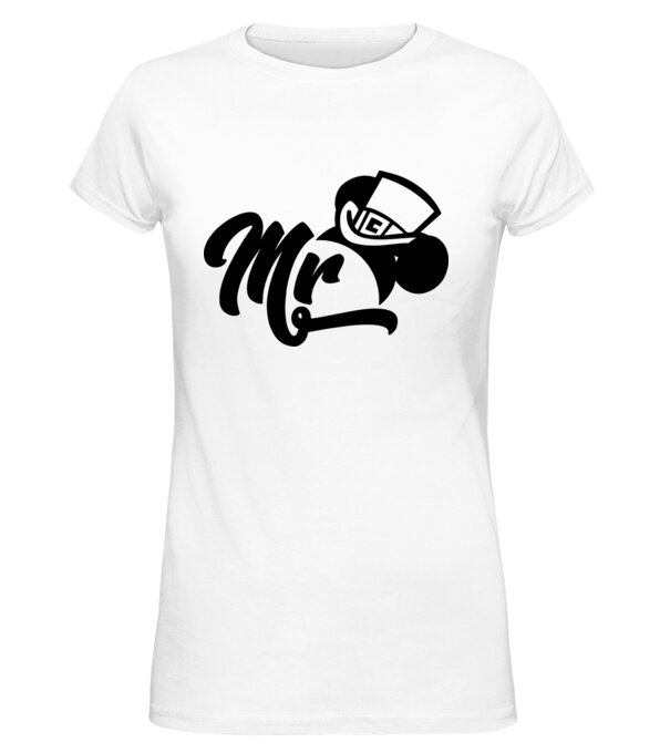  model  pe tricou