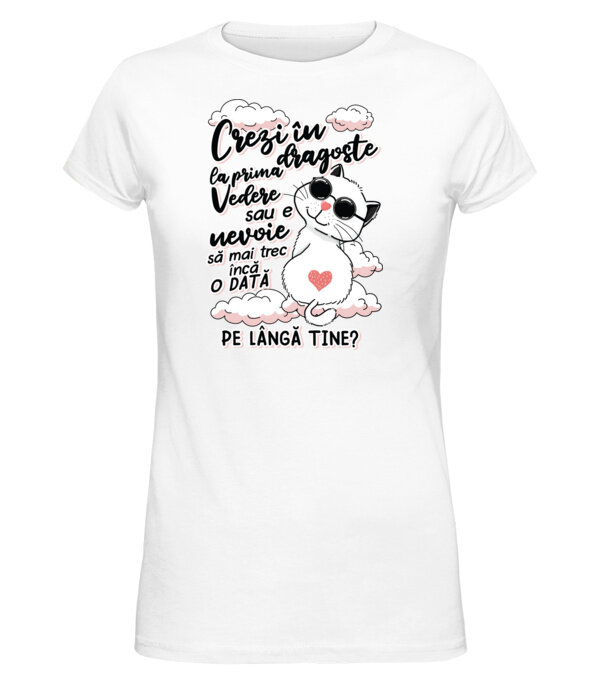  model  pe tricou