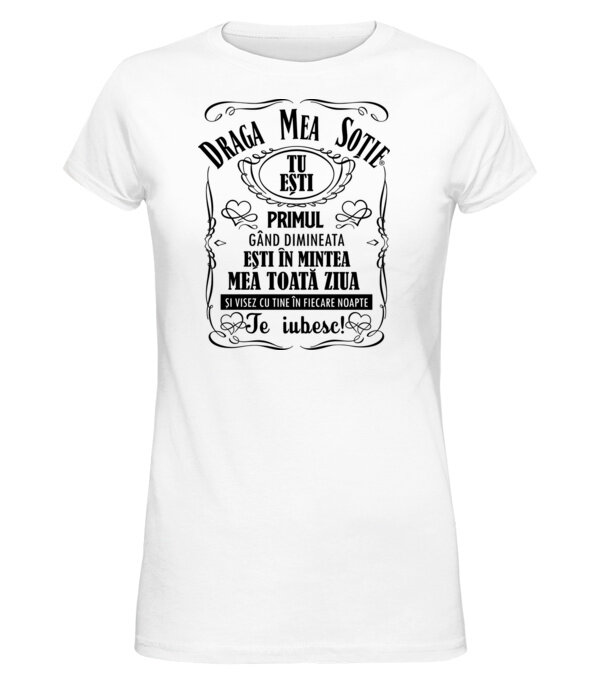  model  pe tricou