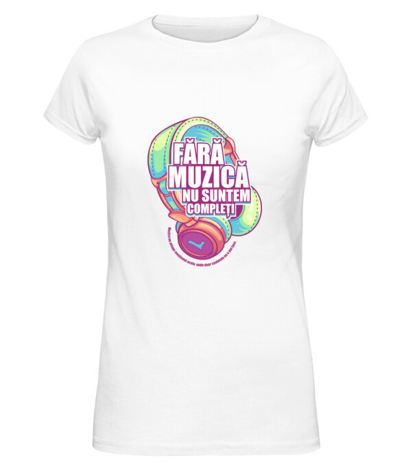  model  pe tricou
