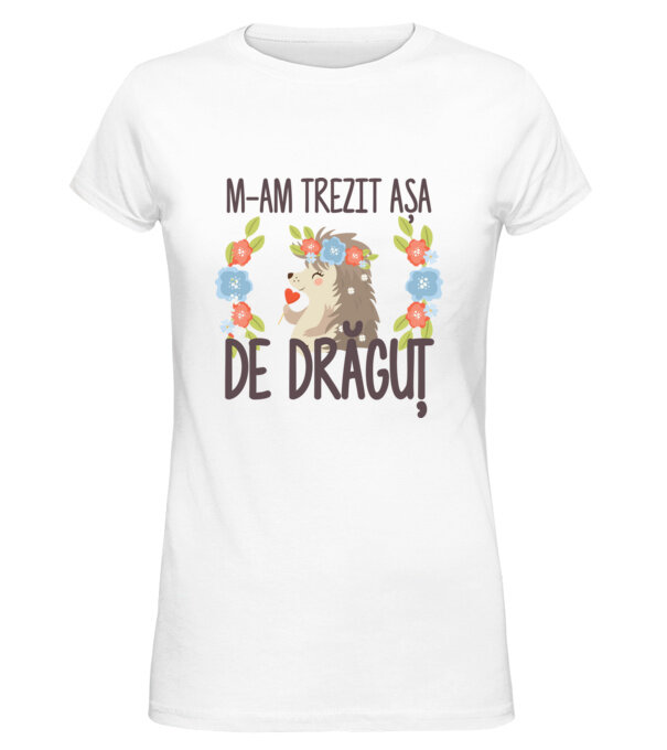  model  pe tricou