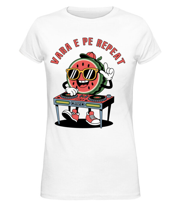  model  pe tricou