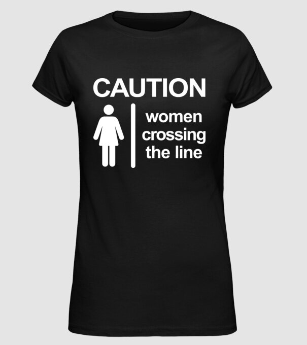 Atenție, femeie care depășește barierele model negru pe tricou