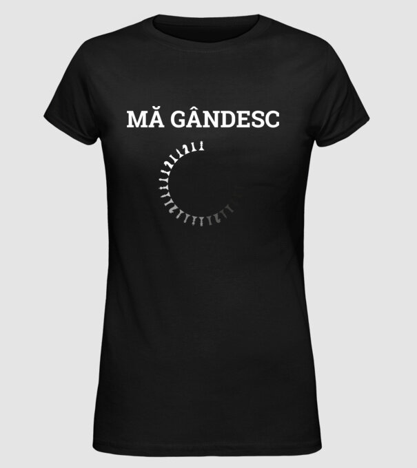 Mă gândesc model negru pe tricou