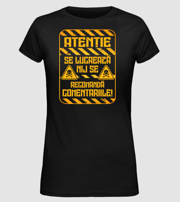 Nu se recomandă comentariile model negru pe tricou