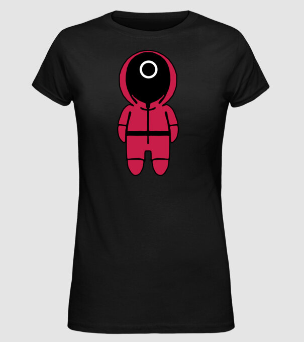 squid game figure model negru pe tricou
