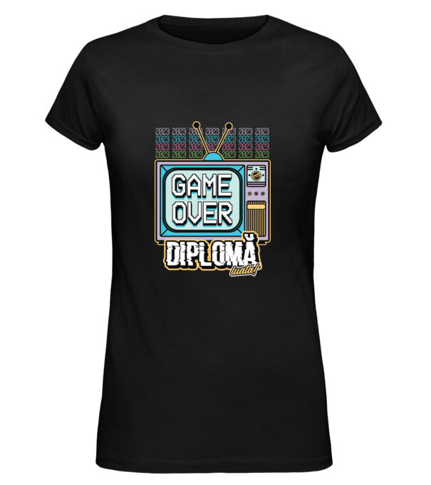  model  pe tricou