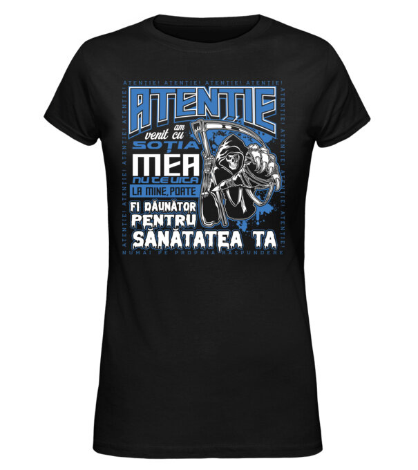  model  pe tricou