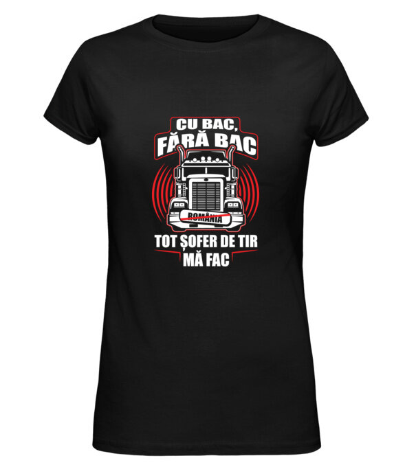  model  pe tricou
