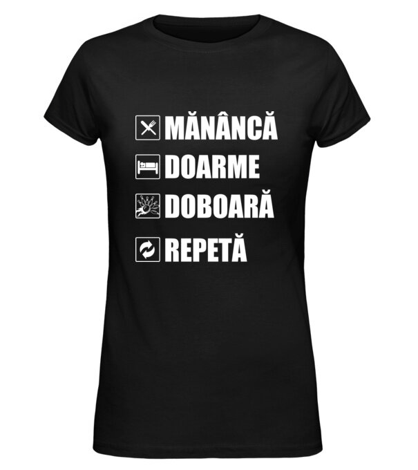  model  pe tricou