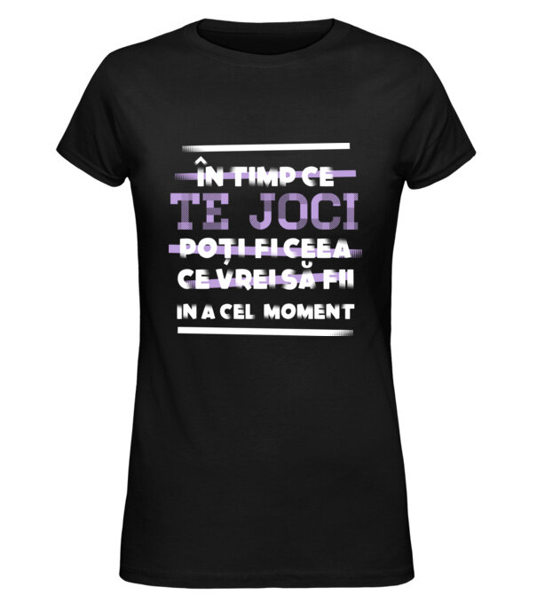  model  pe tricou