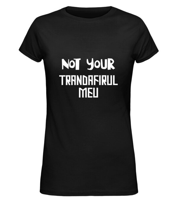 model  pe tricou