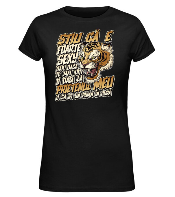  model  pe tricou