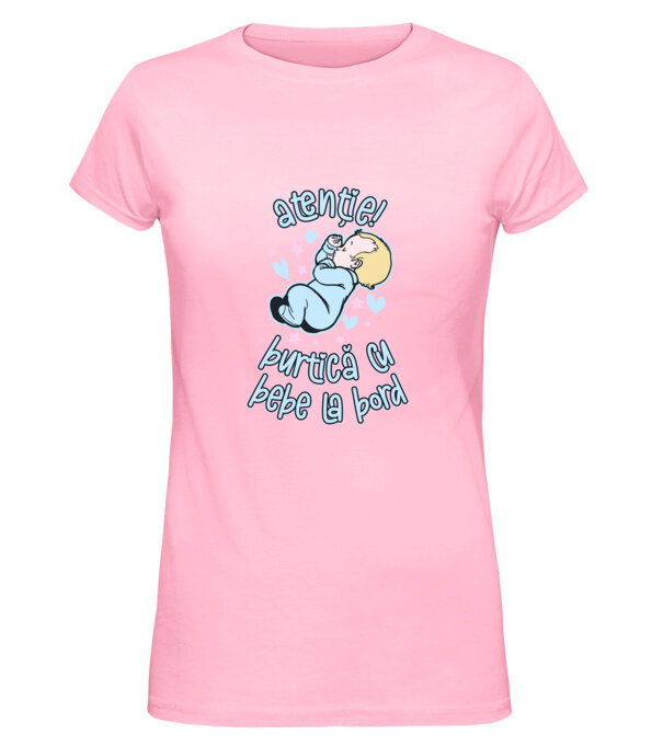  model  pe tricou