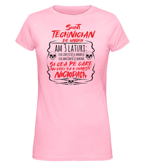  model  pe tricou