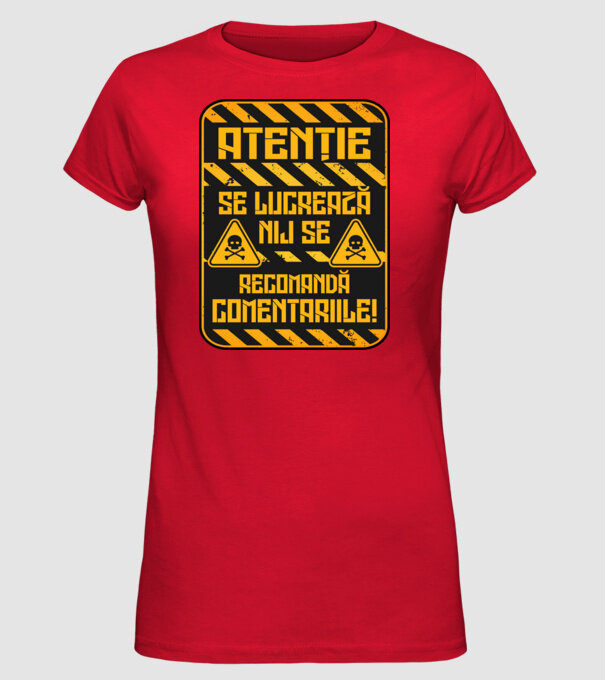 Nu se recomandă comentariile D9233657 model roșu pe tricou
