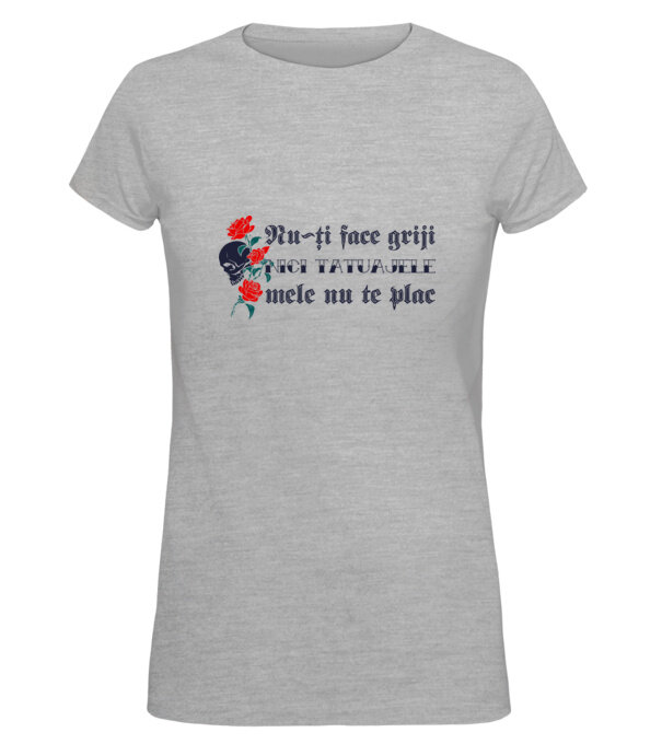  model  pe tricou