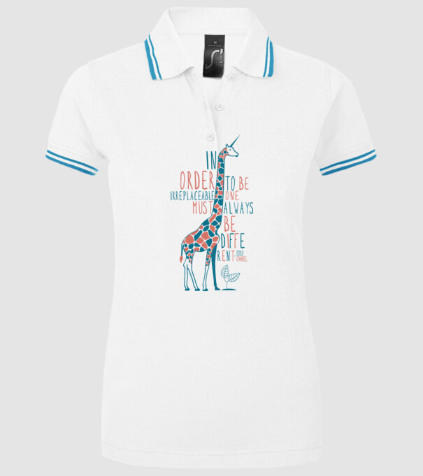 Giraffe model alb pe tricou