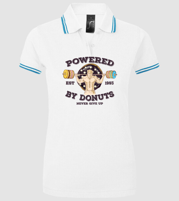 Powered by donuts model alb pe tricou